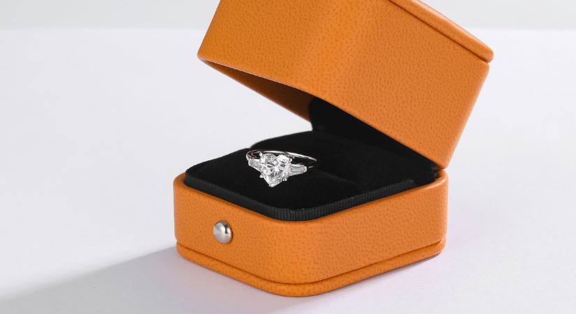 預算有限？沒關係，1 萬元以下的價格範圍內找到完美的求婚戒指！