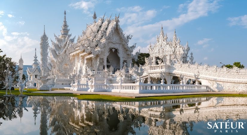 泰國 Wat Rong Khun（白廟）求婚